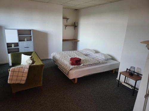 Postel nebo postele na pokoji v ubytování Udby apartment