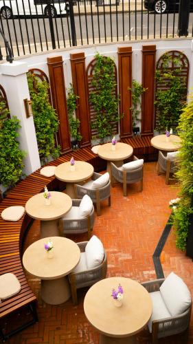 2 Chesham Hotel photo 46
