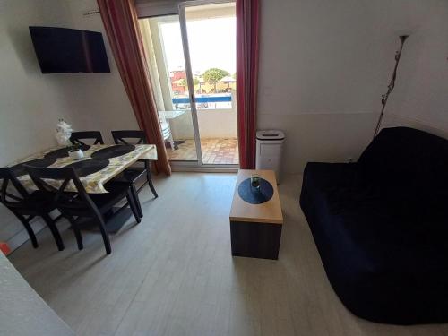 Coquet studio 4 pers, piscine,clim mobile, plage a 300 m,à 5min a pied du Lydia