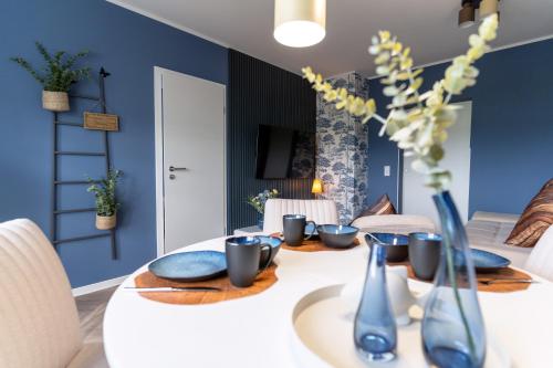 Posezení v ubytování Zauberhafte Ferienwohnung in Barby Balkon mit Elbblick am Elbe-Saaleradweg