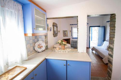 Φωτογραφία από το άλμπουμ του Cycladic stone house by the sea στη Νέα Ποτίδαια