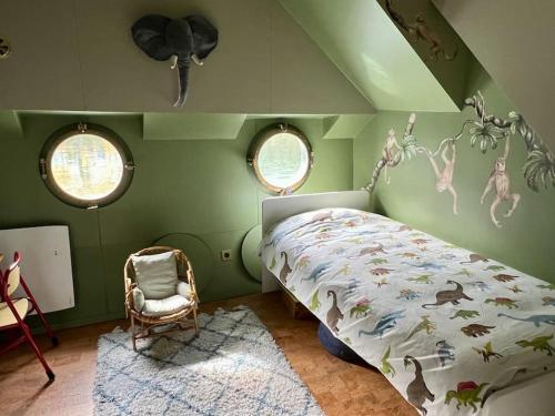 Photo de la galerie de l'établissement Magnifique péniche sur les quais de Seine, à Issy-les-Moulineaux