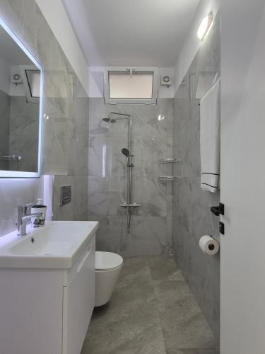 Ένα μπάνιο στο Vila Roxhest