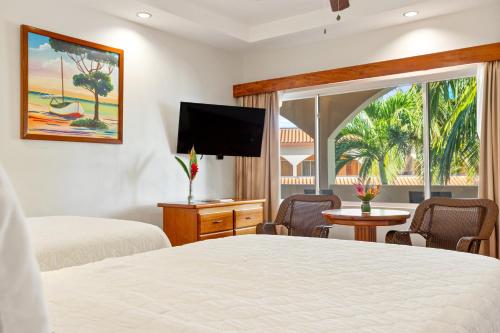 Μια τηλεόραση ή/και κέντρο ψυχαγωγίας στο SunBreeze Hotel