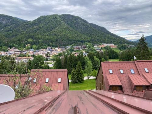 a view of a town from the roof of a house at Mandi Mandi in pista in Tarvisio
