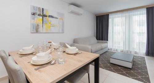 LUX SEAVIEW Suite