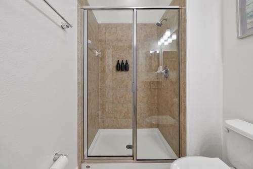 Trendy Retreat - Great Location - Fully Loaded photo 17