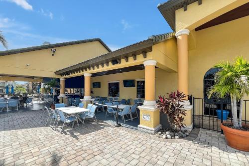 Trendy Retreat - Great Location - Fully Loaded photo 29