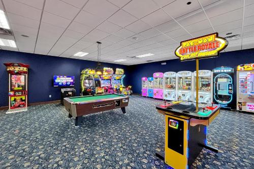 Trendy Retreat - Great Location - Fully Loaded photo 38