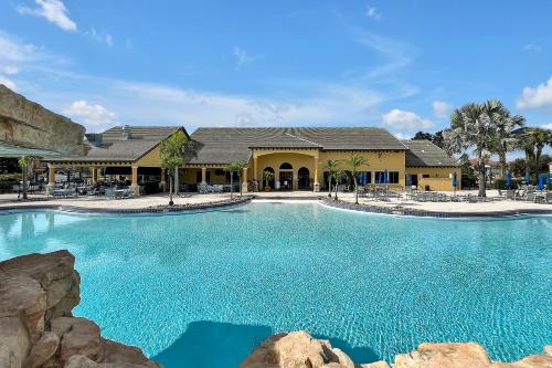 Trendy Retreat - Great Location - Fully Loaded photo 46
