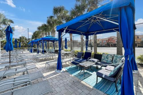 Trendy Retreat - Great Location - Fully Loaded photo 6