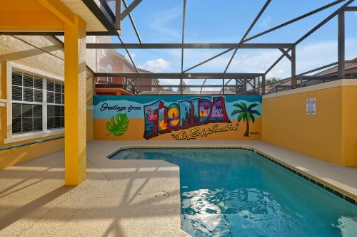 Trendy Retreat - Great Location - Fully Loaded photo 10