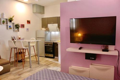 Klarisa City Center Apartment with Terrace