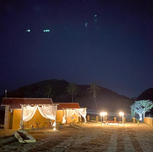 Pemandangan gunung umum atau pemandangan gunung yang diambil dari lodge