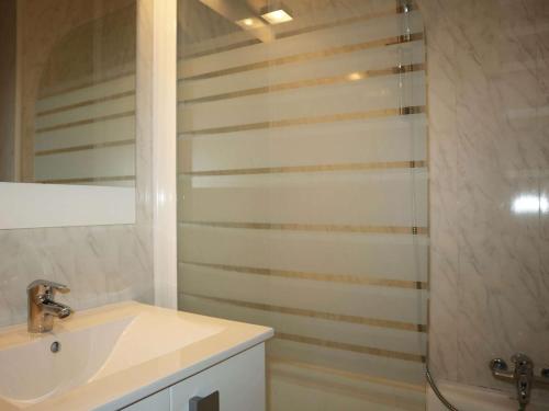 Appartement spacieux pour 10 personnes en station, balcons, en face des pistes - FR-1-322-610