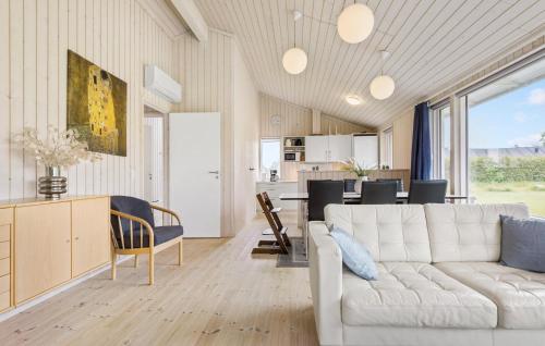 Η κουζίνα ή μικρή κουζίνα στο Lovely Home In Ølsted With Kitchen