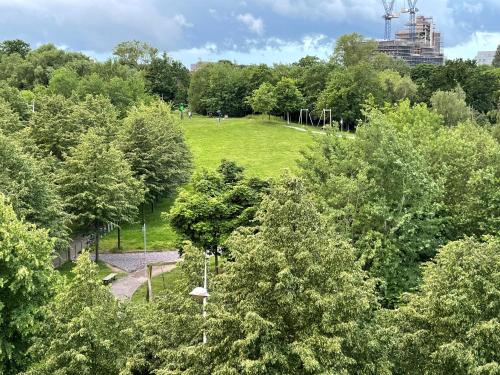 West London Lux 2 Bedroom Apartment - Free parking - Lake & Park view - Wembley Stadium 5KM photo 14