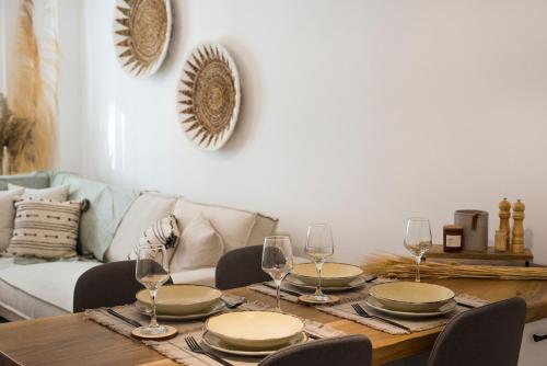 Lux Nomad MGMT - BOEM Super Central 2-bedroom flat