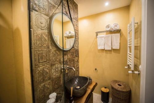 Lux Nomad MGMT - BOEM Super Central 2-bedroom flat