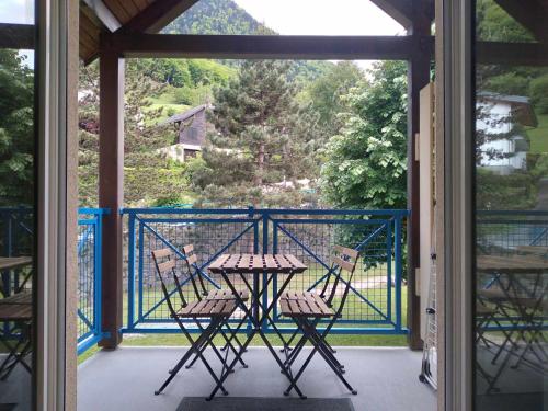 En balkon eller terrasse på Duplex lumineux - 40m2 - 2 chambres - Balcon terrasse - Parking - Entierement renové en Mai 2024