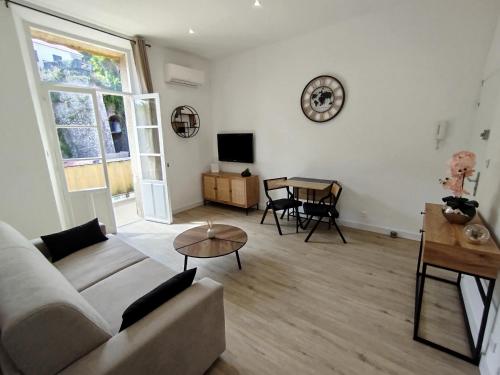 Grand studio avec terrasse