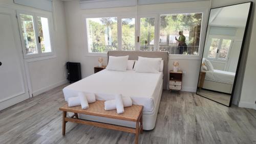 Casa Bahari near the beach with pool, BBQ, and lounge