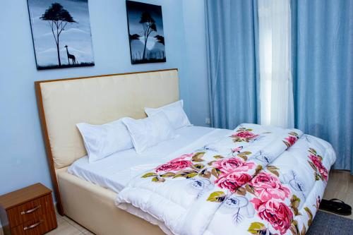 Кровать или кровати в номере Volcano Vacation Apartment