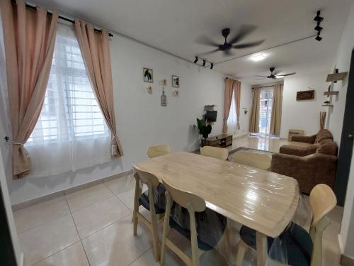 Posezení v ubytování Amir Homestay Nilai