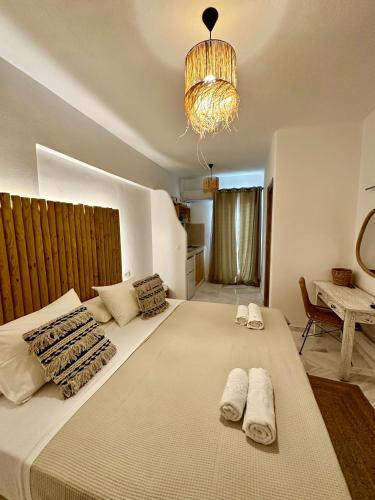 Φωτογραφία από το άλμπουμ του Athina Rooms - Lounge Apartments στην Παροικιά