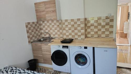 Kuchyň nebo kuchyňský kout v ubytování Cvrkut ptica