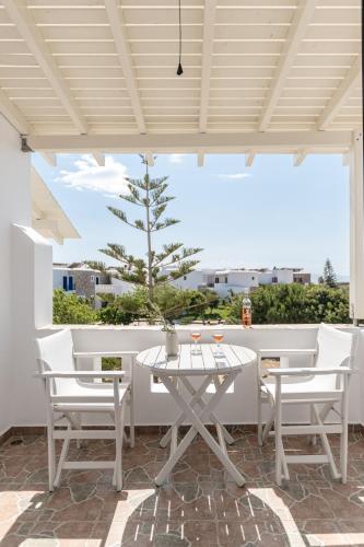 Un balcón o terraza en Mare Monte Studios Naxos