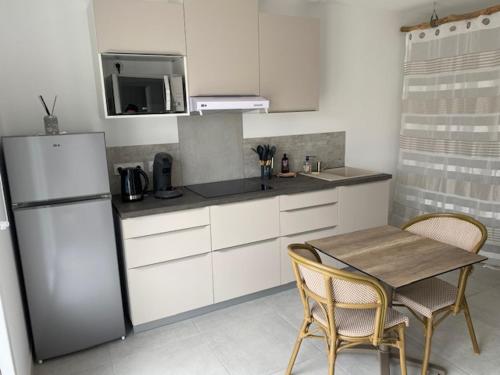 Photo de la galerie de l'établissement Studio 1 proche bord de mer 5 mn à pied, à Angoulins-sur-Mer