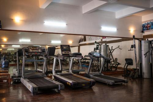 Fitness centrum a/nebo fitness zařízení v ubytování Hotel Pokhara Grande
