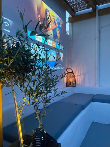 AVALON Luxury Suitesにあるベッド