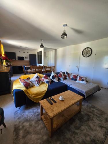 Ένα ή περισσότερα κρεβάτια σε δωμάτιο στο Appartement Duplex Le Grand Duc