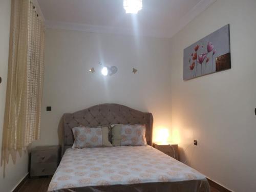 Postel nebo postele na pokoji v ubytování luxe appartement saidia