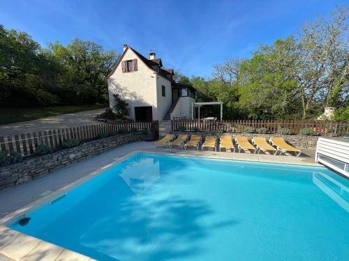 Gîte vue imprenable Vallée du Lot, piscine privée
