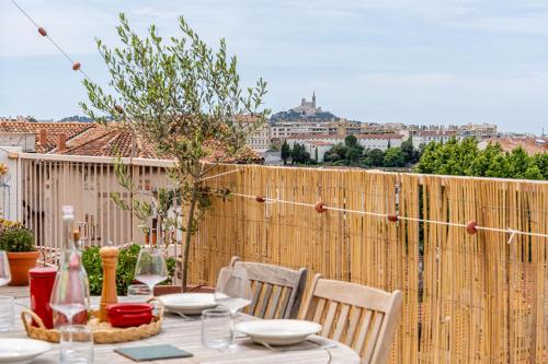 Apartment with Large Terrace and Panoramic View - 2 Bedrooms, Marseille