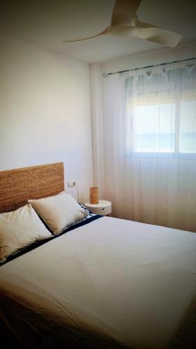Postel nebo postele na pokoji v ubytování Hello Piles Beach Sofia