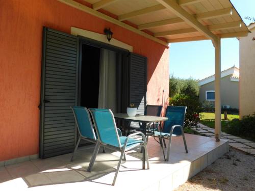 Photo de la galerie de l'établissement Vassia Holiday Home's, à Thermisía