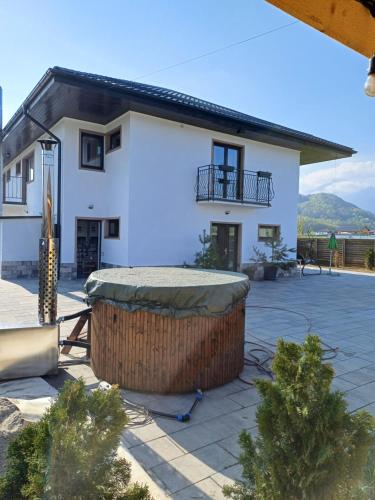 En generel udsigt til bjerge eller udsigt til bjerge taget fra feriehuset