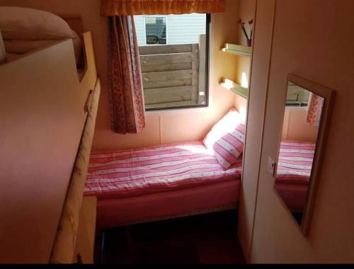 Voodi või voodid majutusasutuse Superdomkikarwia toas