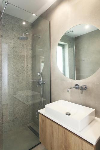 Ένα μπάνιο στο Anagallis Villas