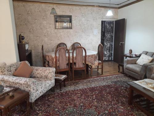Χώρος καθιστικού στο Family Floor at Riverside B&B