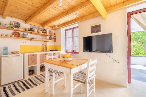 Η κουζίνα ή μικρή κουζίνα στο Esperos petit house