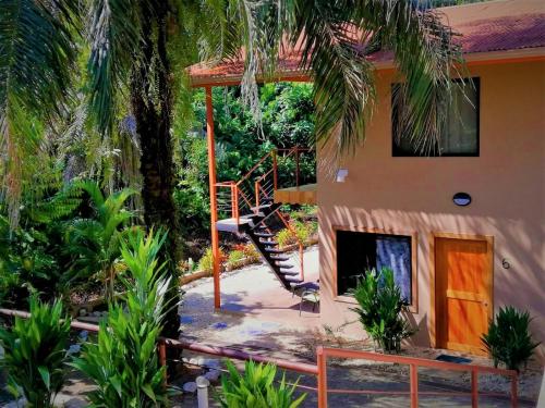 Um jardim em Villas Corcovado-AC-Jacuzzi-Pool-Great Views-Nature-Relaxing