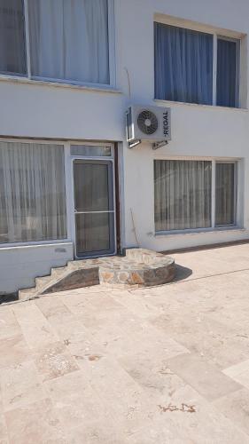 Το κτήριο όπου στεγάζεται  η βίλα