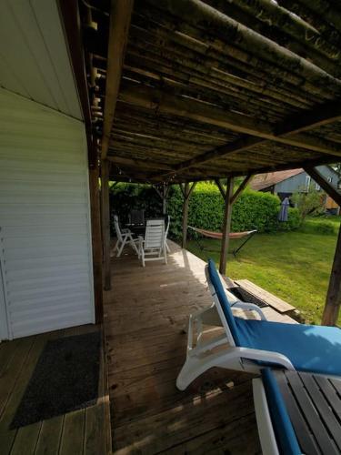 Photo de la galerie de l'établissement Mobile home du lac, à Rouffignac-Saint-Cernin-de-Reilhac