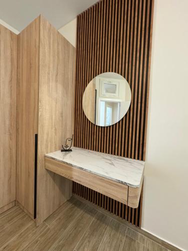 Imagen de la galería de Isla's Luxurious Seaside Apartments, en Durrës