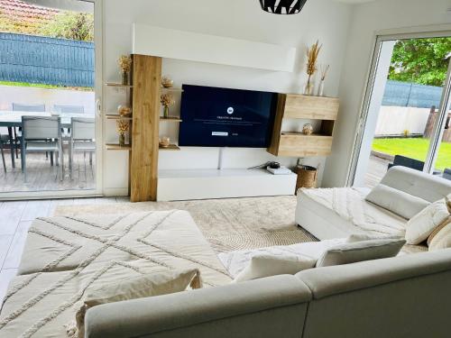 Photo de la galerie de l'établissement Ondres : maison moderne proche plage et centre ville, à Ondres